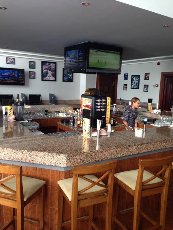 Riu Palace Aruba Sports Bar 2015